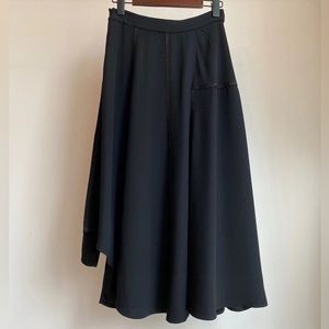 Asymmetric design skirt